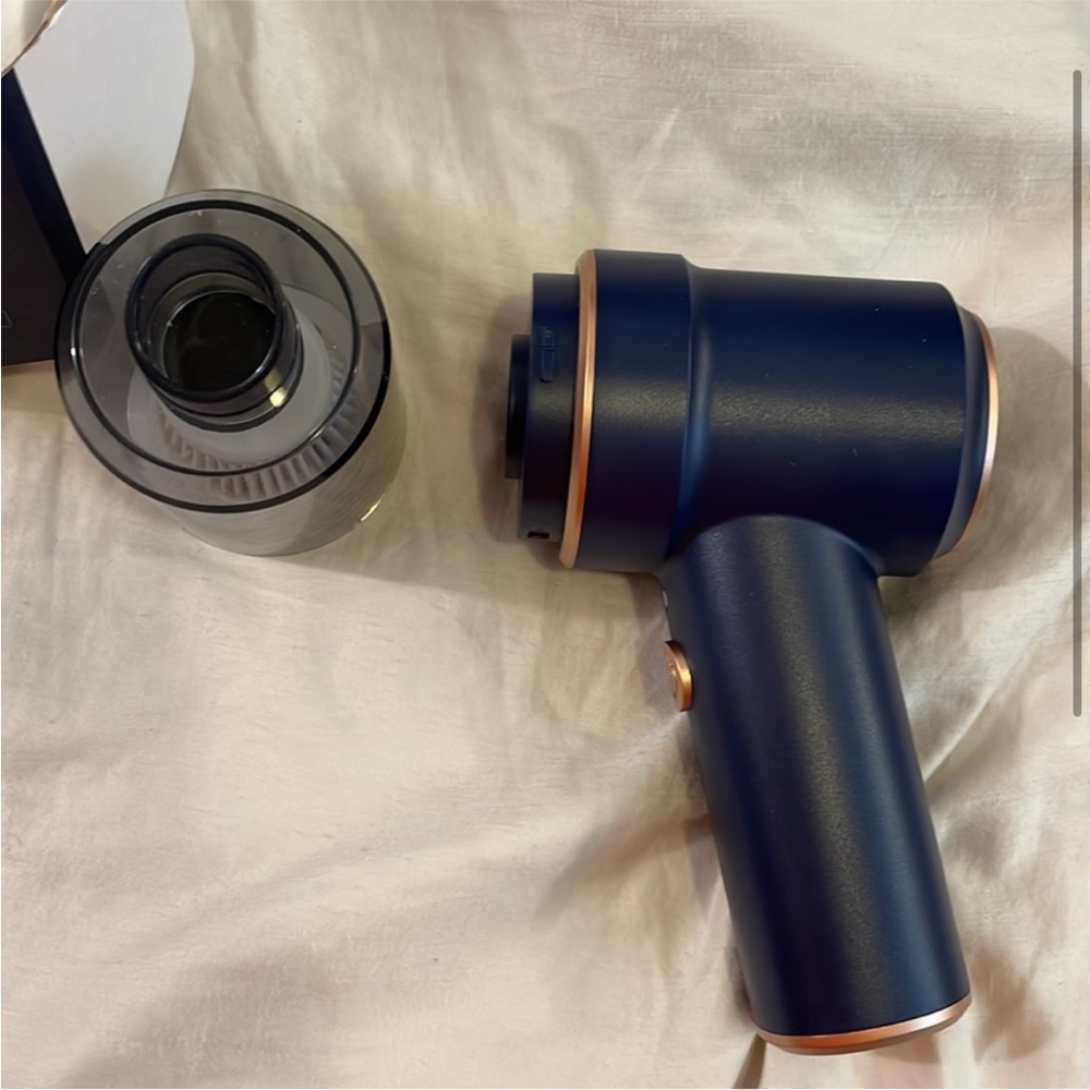 Mini portable wireless vacuum - Picture 2 of 8